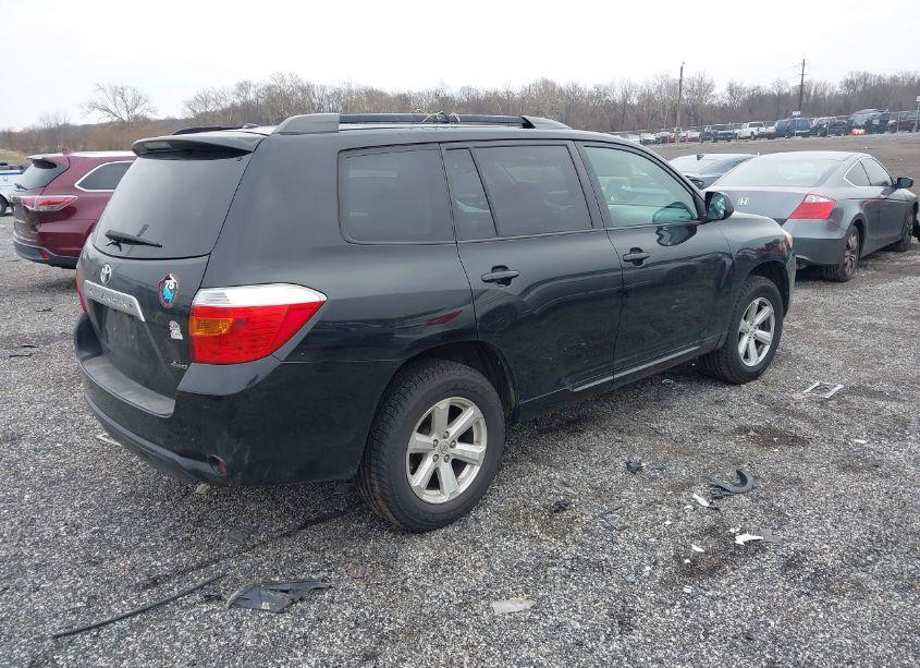 Photo 4 of 2010 Toyota Highlander SE V6 (VIN 5TDJK3EH3AS040960)