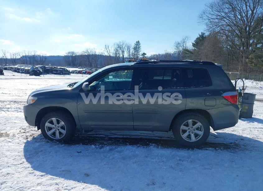 Photo 14 of 2010 Toyota Highlander SE V6 (VIN 5TDJK3EH4AS016196)