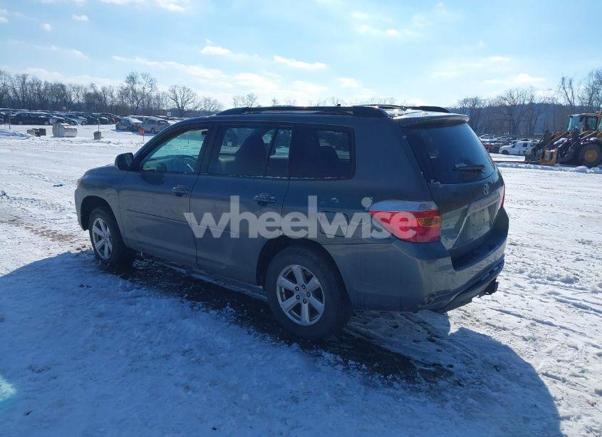 Photo 3 of 2010 Toyota Highlander SE V6 (VIN 5TDJK3EH4AS016196)