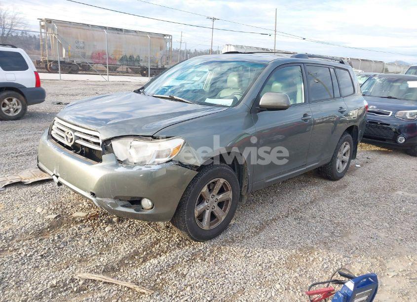 Photo 2 of 2010 Toyota Highlander SE V6 (VIN 5TDJK3EH5AS031130)