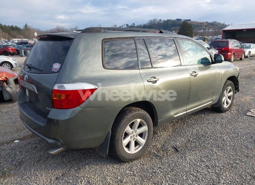 Photo 4 of 2010 Toyota Highlander SE V6 (VIN 5TDJK3EH5AS031130)