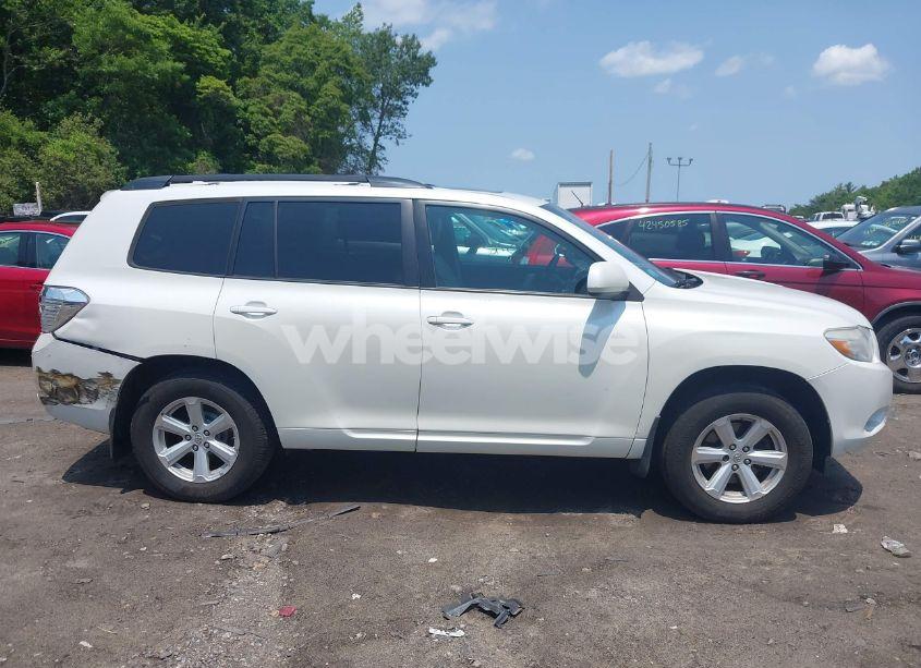Photo 13 of 2010 Toyota Highlander SE V6 (VIN 5TDJK3EH6AS016667)