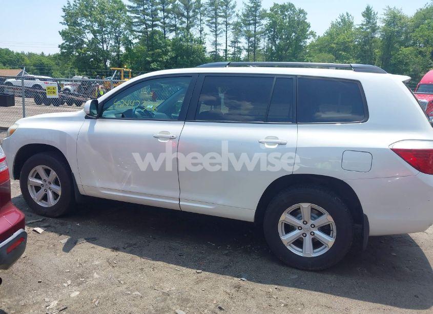 Photo 14 of 2010 Toyota Highlander SE V6 (VIN 5TDJK3EH6AS016667)