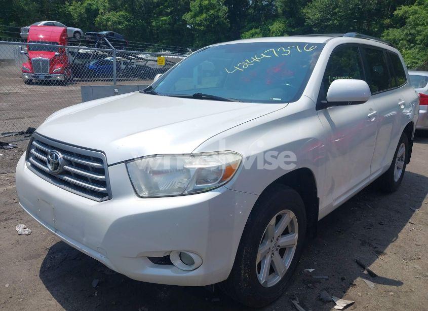 Photo 2 of 2010 Toyota Highlander SE V6 (VIN 5TDJK3EH6AS016667)