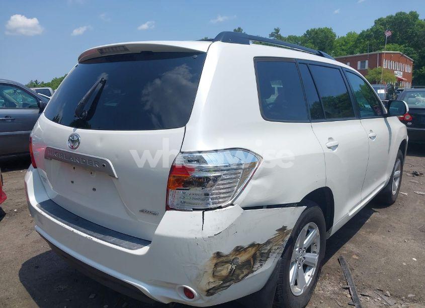 Photo 4 of 2010 Toyota Highlander SE V6 (VIN 5TDJK3EH6AS016667)