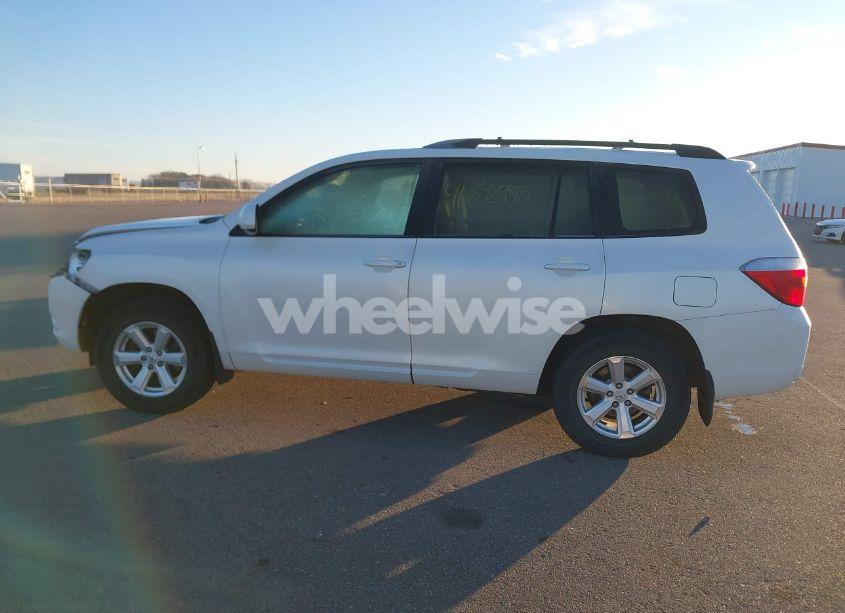 Photo 14 of 2010 Toyota Highlander SE V6 (VIN 5TDJK3EH6AS028155)