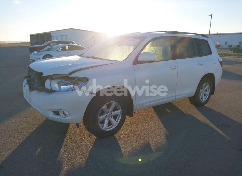 Photo 2 of 2010 Toyota Highlander SE V6 (VIN 5TDJK3EH6AS028155)
