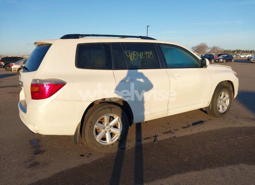 Photo 4 of 2010 Toyota Highlander SE V6 (VIN 5TDJK3EH6AS028155)