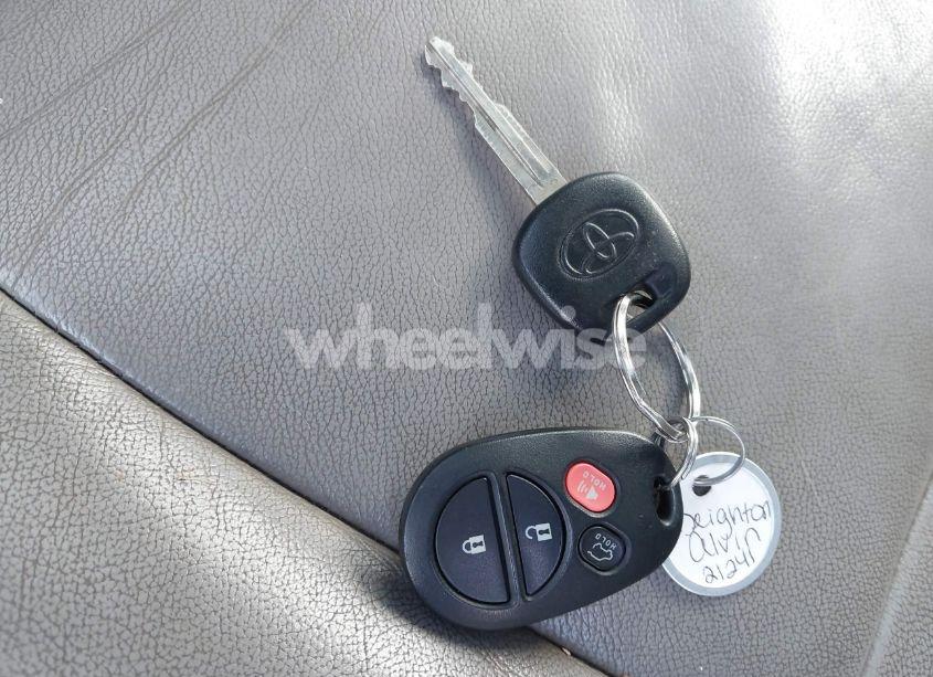 Photo 11 of 2010 Toyota Highlander SE V6 (VIN 5TDJK3EH7AS029251)