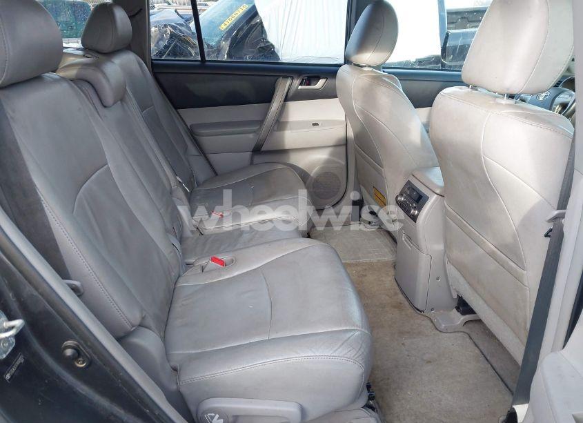 Photo 8 of 2010 Toyota Highlander SE V6 (VIN 5TDJK3EH7AS029251)