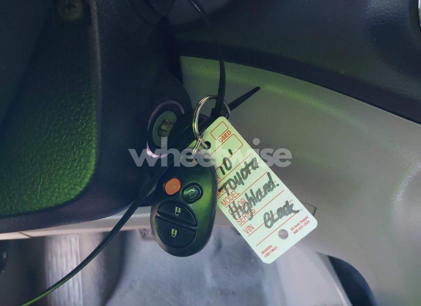 Photo 11 of 2010 Toyota Highlander SE V6 (VIN 5TDJK3EH7AS032568)