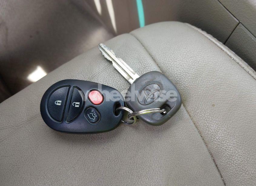 Photo 11 of 2010 Toyota Highlander SE V6 (VIN 5TDJK3EH8AS020087)