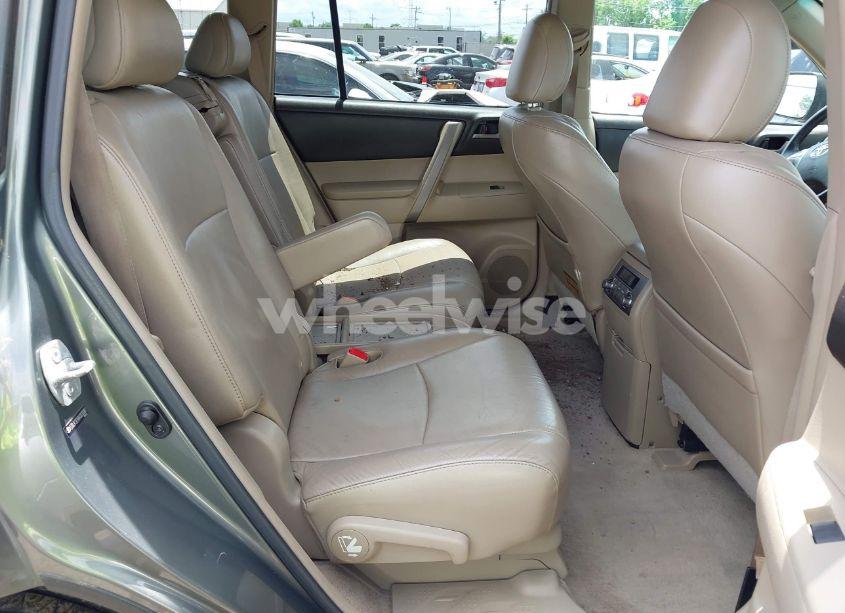 Photo 8 of 2010 Toyota Highlander SE V6 (VIN 5TDJK3EH8AS020087)