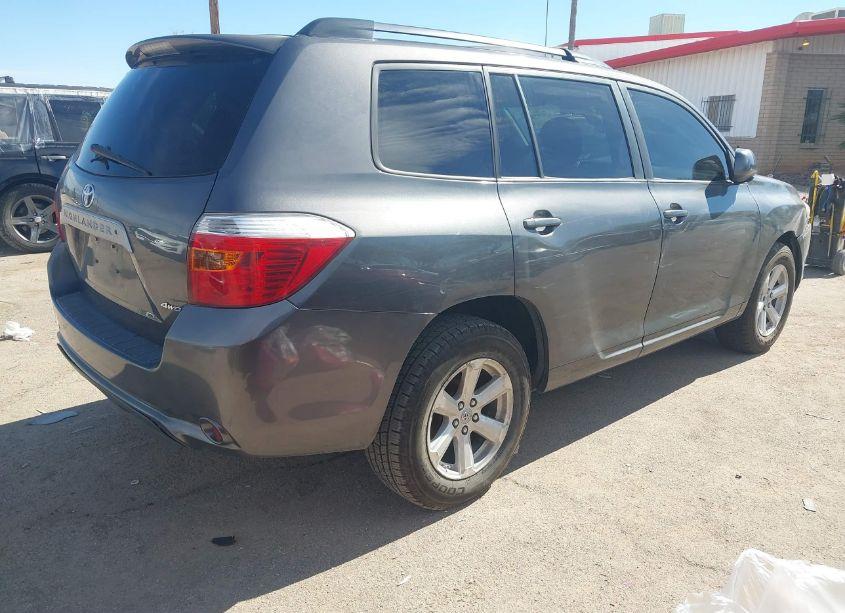 Photo 4 of 2010 Toyota Highlander SE V6 (VIN 5TDJK3EH9AS020308)