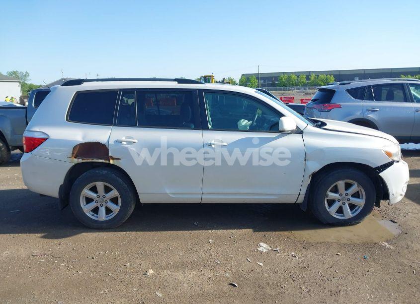 Photo 13 of 2010 Toyota Highlander SE V6 (VIN 5TDJK3EH9AS027128)