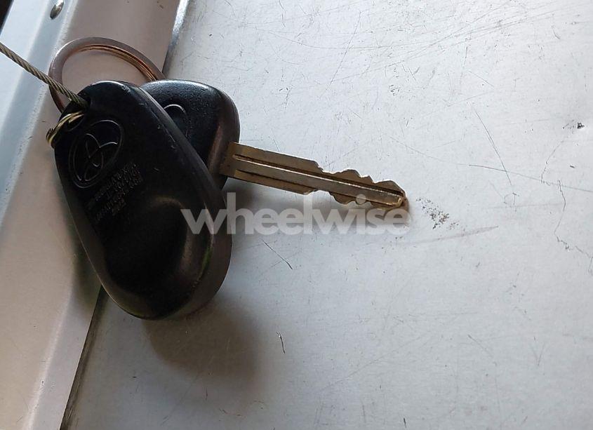 Photo 11 of 2010 Toyota Sienna LE (VIN 5TDJK4CC1AS030716)