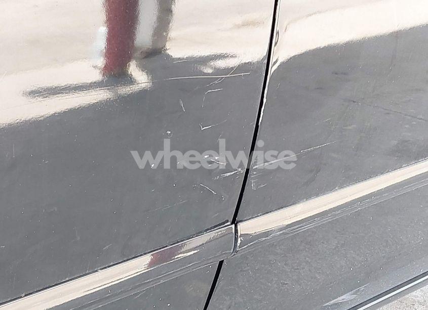 Photo 12 of 2010 Toyota Sienna LE (VIN 5TDJK4CC1AS030716)