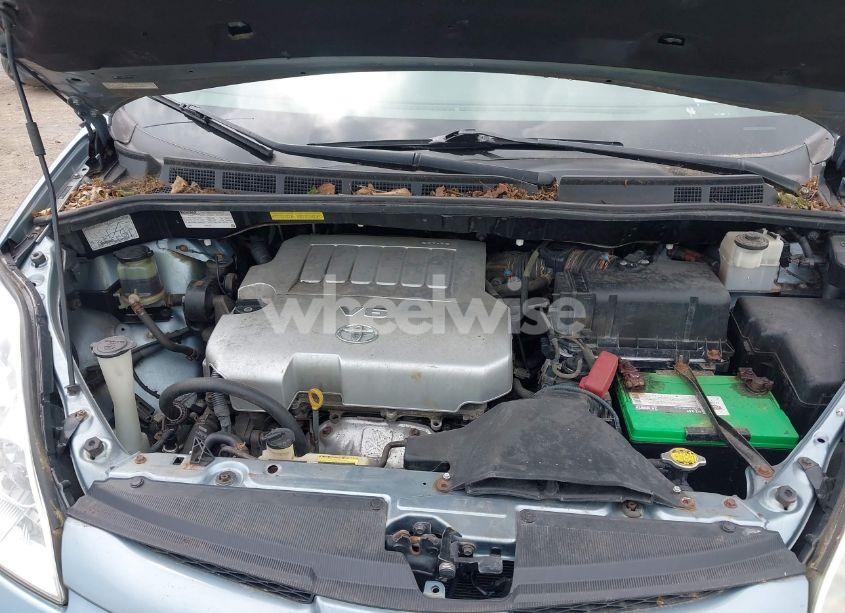 Photo 10 of 2010 Toyota Sienna LE (VIN 5TDJK4CC1AS030733)