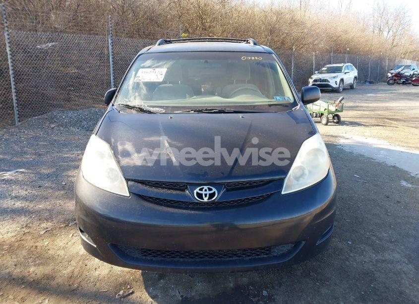 Photo 6 of 2010 Toyota Sienna LE (VIN 5TDJK4CC2AS034130)