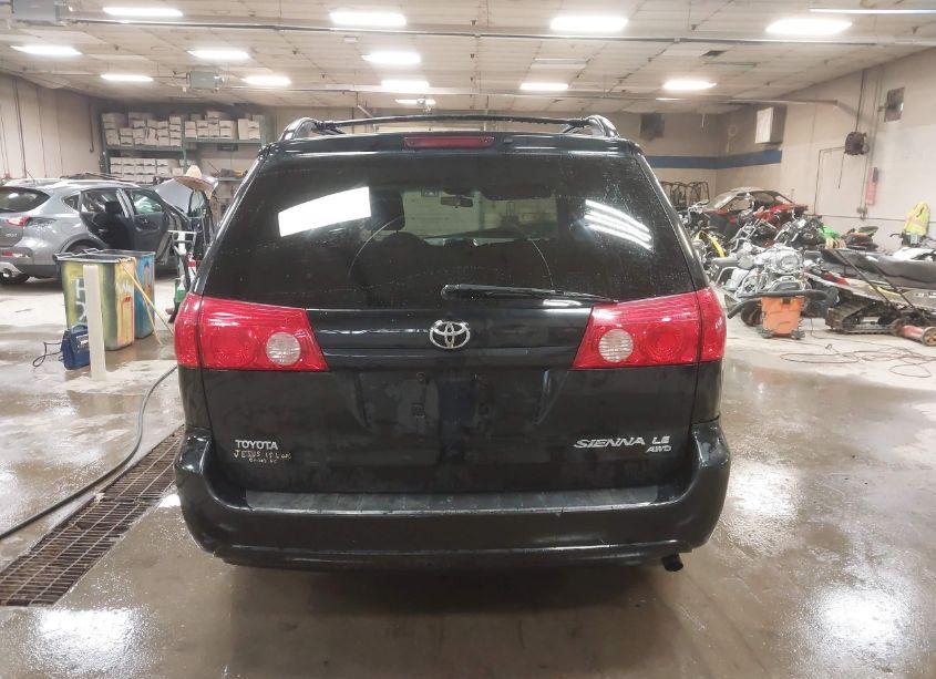 Photo 17 of 2010 Toyota Sienna LE (VIN 5TDJK4CC4AS031052)