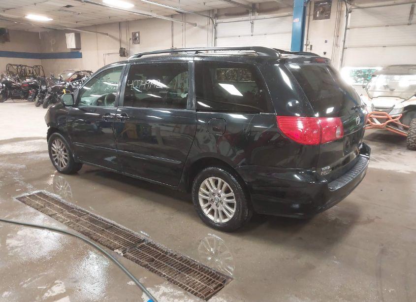 Photo 3 of 2010 Toyota Sienna LE (VIN 5TDJK4CC4AS031052)