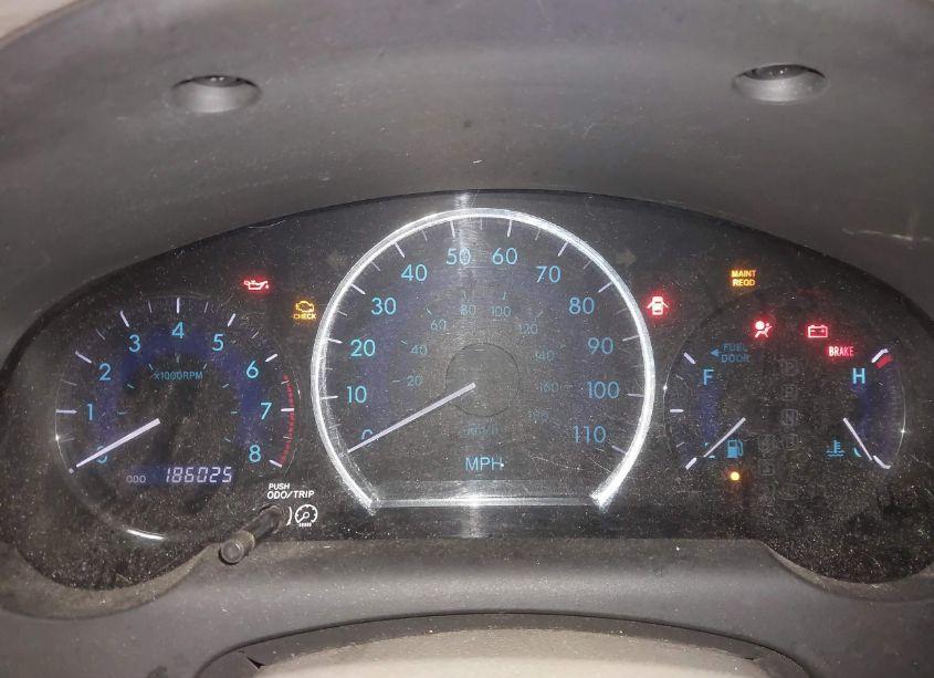 Photo 7 of 2010 Toyota Sienna LE (VIN 5TDJK4CC4AS031052)