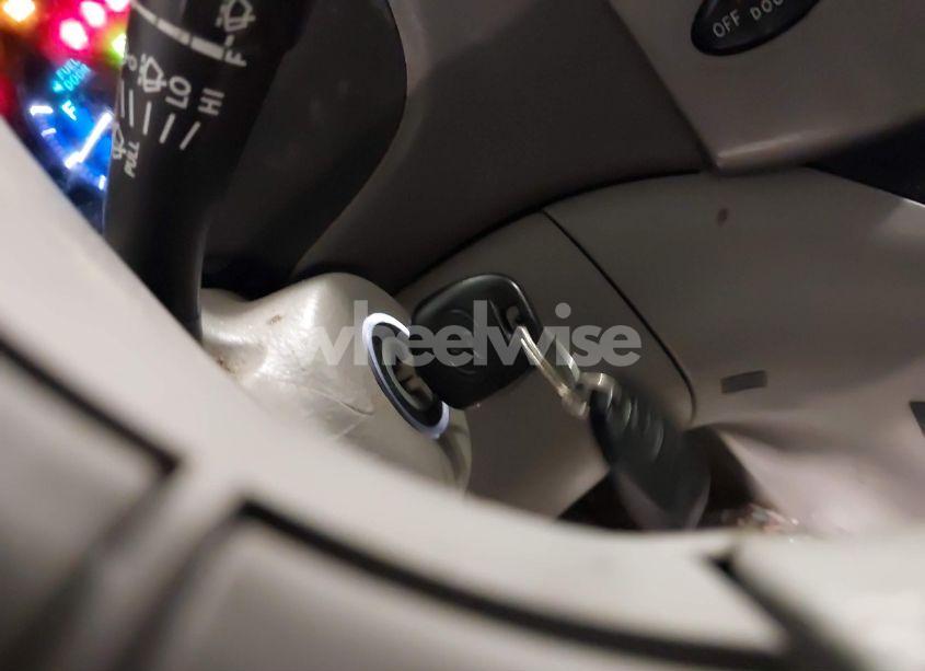 Photo 11 of 2010 Toyota Sienna LE (VIN 5TDJK4CC4AS033674)