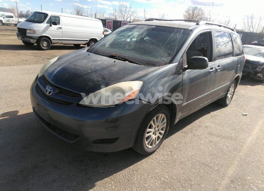 Photo 2 of 2010 Toyota Sienna LE (VIN 5TDJK4CC9AS031970)