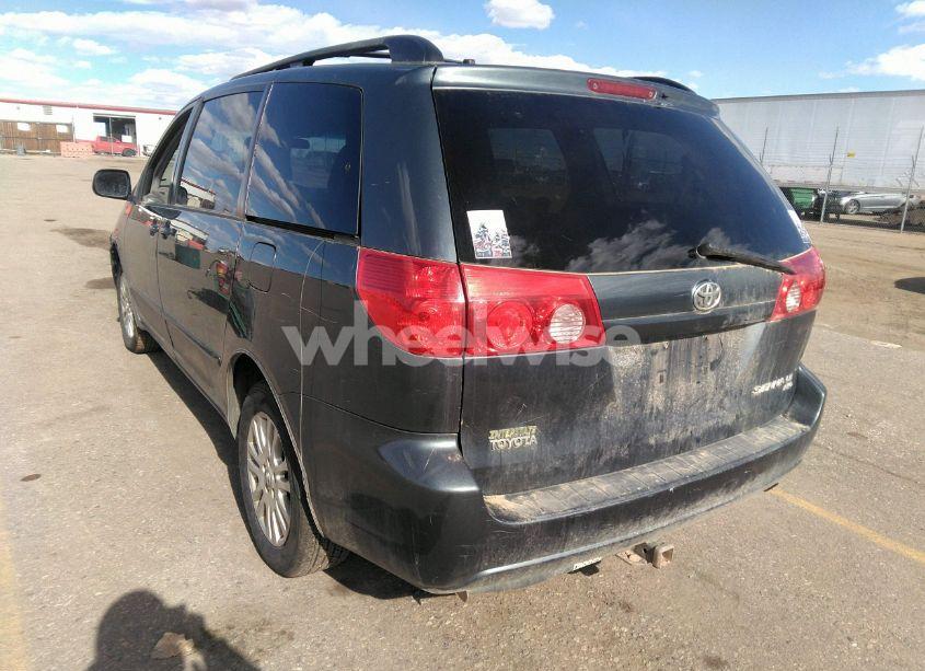 Photo 3 of 2010 Toyota Sienna LE (VIN 5TDJK4CC9AS031970)