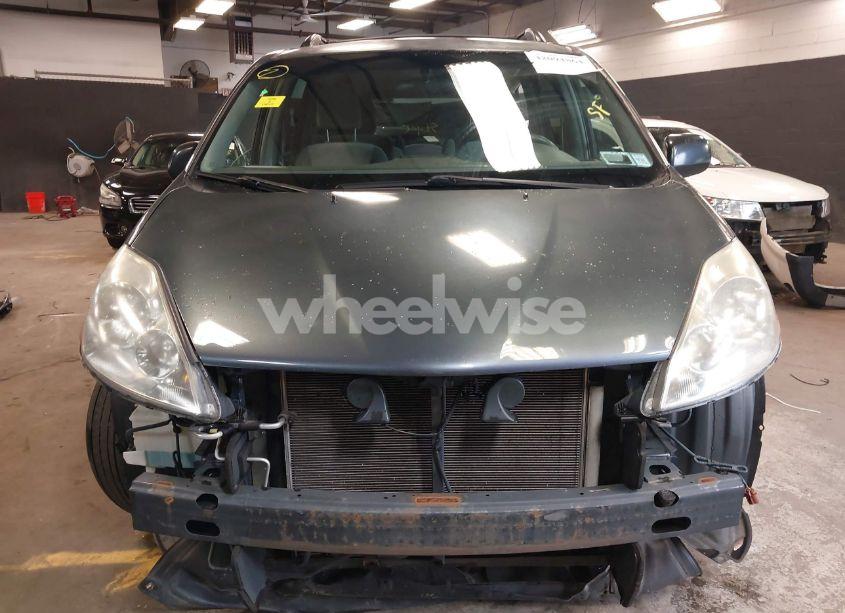 Photo 12 of 2010 Toyota Sienna LE (VIN 5TDJK4CCXAS029645)