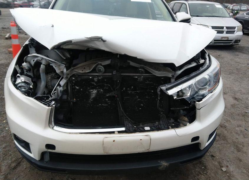 Photo 12 of 2015 Toyota Highlander XLE V6 (VIN 5TDJKRFH0FS084519)