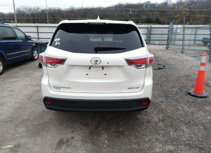 Photo 16 of 2015 Toyota Highlander XLE V6 (VIN 5TDJKRFH0FS084519)