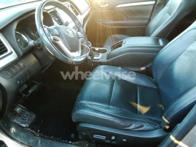 Photo 3 of 2015 TOYOTA HIGHLANDER XLE (VIN 5TDJKRFH0FS092961)