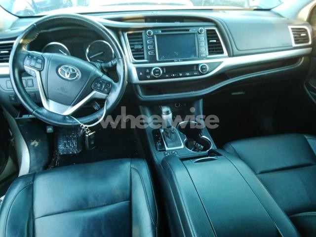 Photo 7 of 2015 TOYOTA HIGHLANDER XLE (VIN 5TDJKRFH0FS092961)