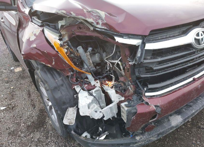 Photo 6 of 2015 Toyota Highlander XLE V6 (VIN 5TDJKRFH0FS097688)