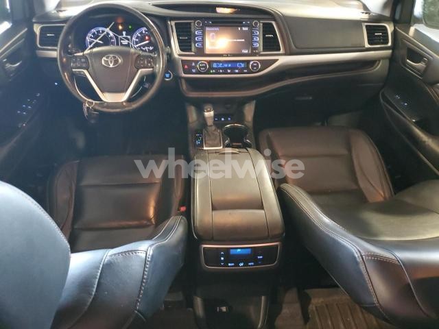 Photo 5 of 2015 TOYOTA HIGHLANDER XLE (VIN 5TDJKRFH0FS115588)