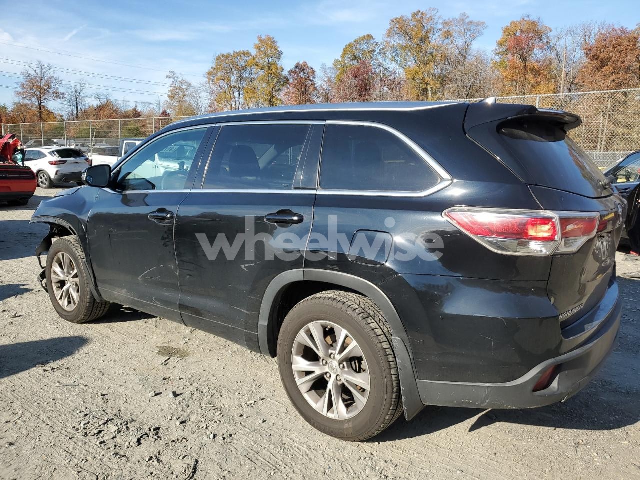 Photo 2 of 2015 TOYOTA HIGHLANDER XLE (VIN 5TDJKRFH0FS144640)