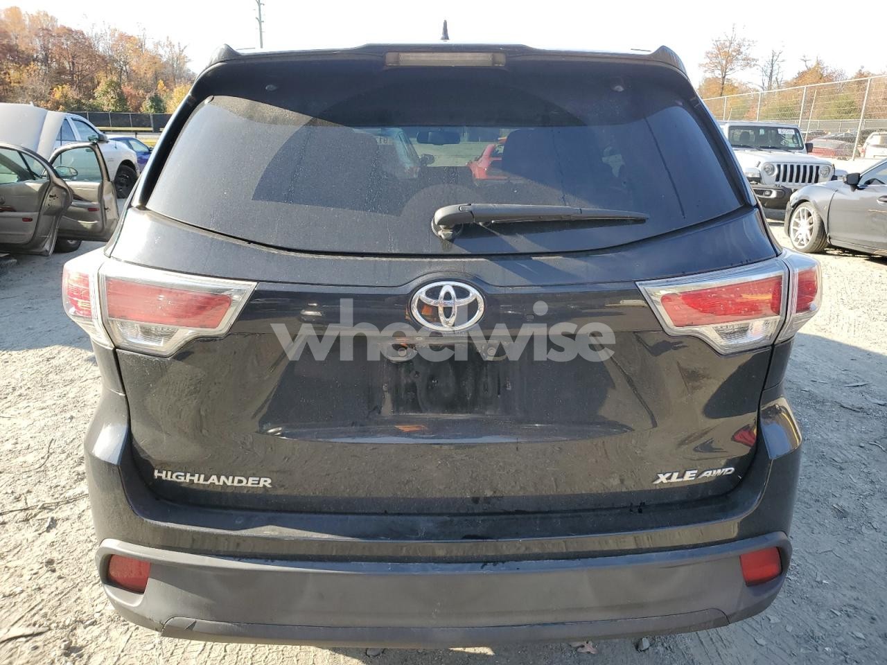 Photo 6 of 2015 TOYOTA HIGHLANDER XLE (VIN 5TDJKRFH0FS144640)