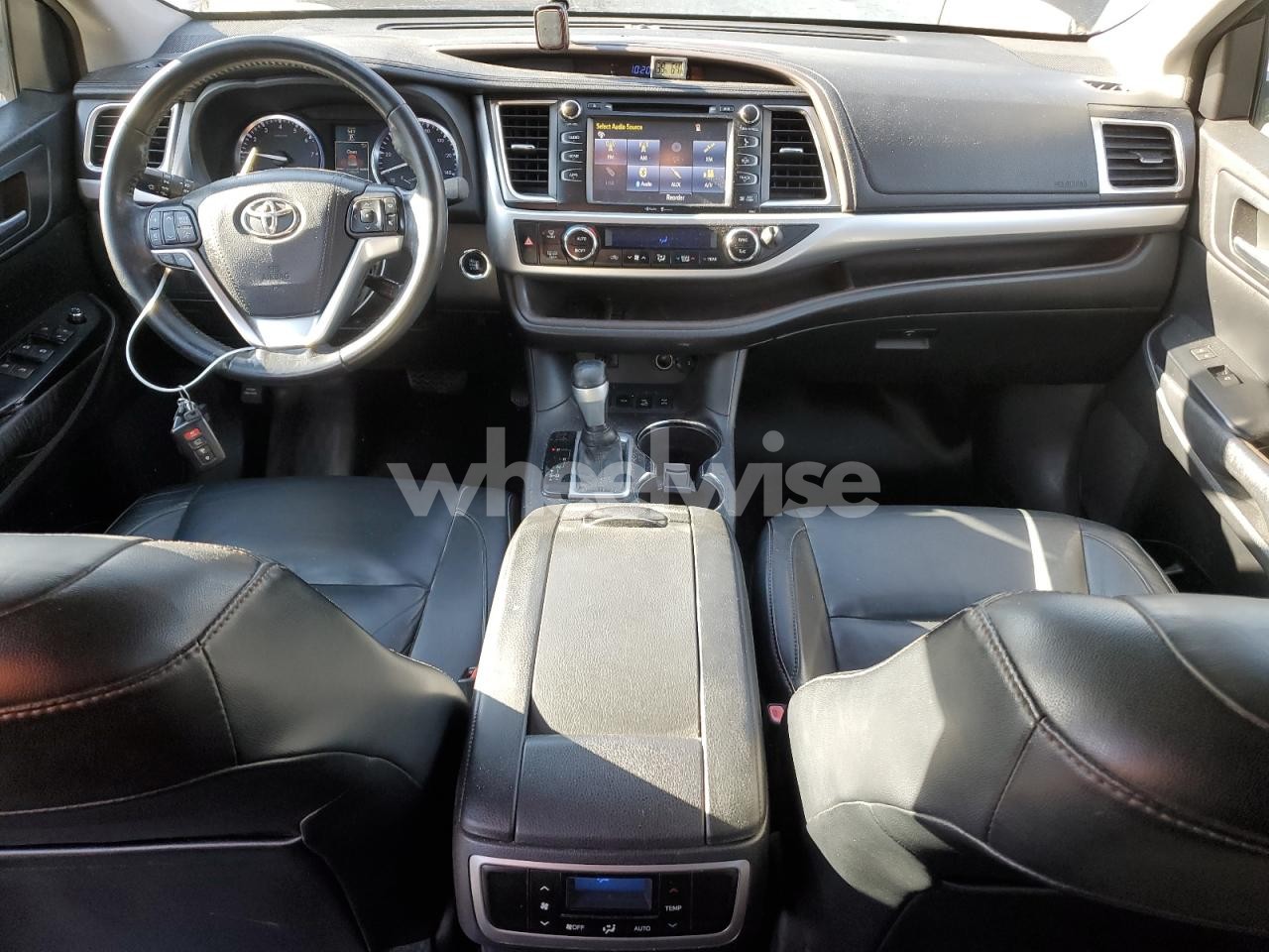 Photo 8 of 2015 TOYOTA HIGHLANDER XLE (VIN 5TDJKRFH0FS144640)