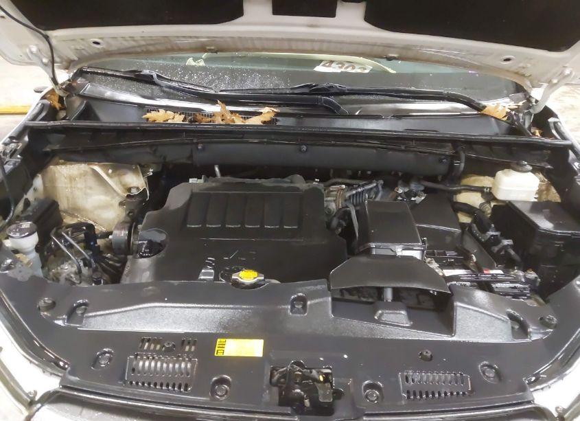 Photo 10 of 2015 Toyota Highlander XLE V6 (VIN 5TDJKRFH0FS190310)