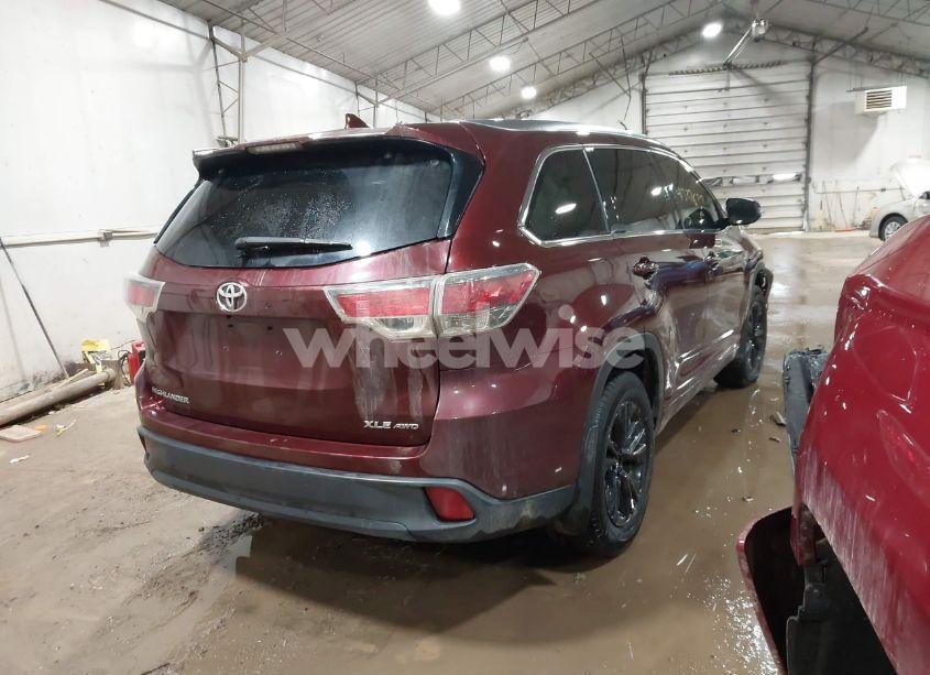 Photo 4 of 2015 Toyota Highlander XLE V6 (VIN 5TDJKRFH0FS221135)