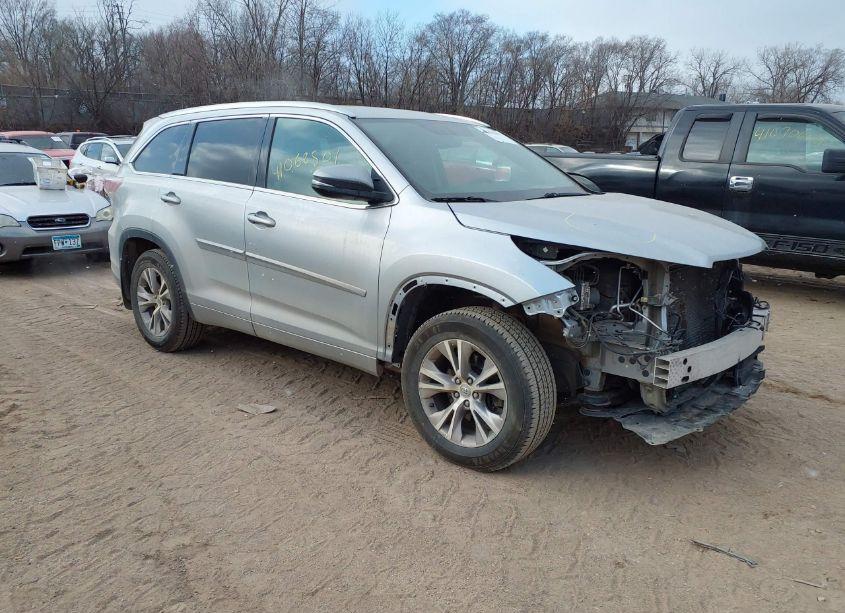 2015 Toyota Highlander XLE V6 (VIN 5TDJKRFH0FS224326) main photo