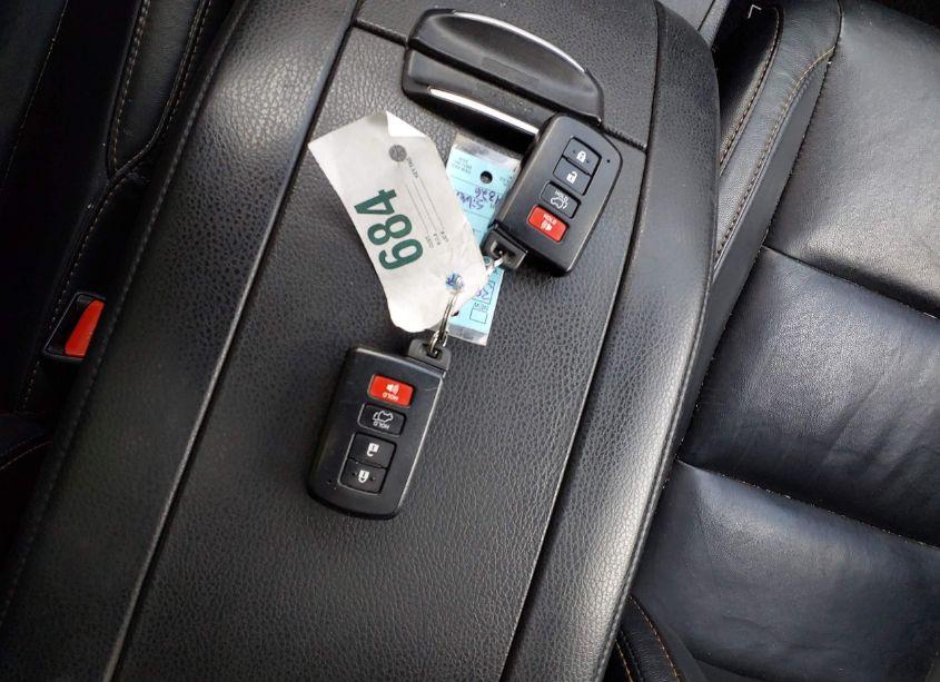 Photo 11 of 2015 Toyota Highlander XLE V6 (VIN 5TDJKRFH0FS224326)