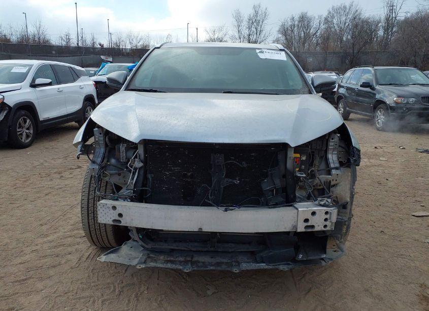 Photo 13 of 2015 Toyota Highlander XLE V6 (VIN 5TDJKRFH0FS224326)