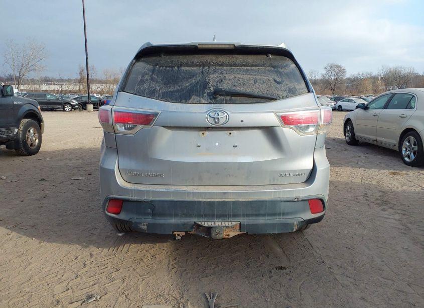 Photo 17 of 2015 Toyota Highlander XLE V6 (VIN 5TDJKRFH0FS224326)