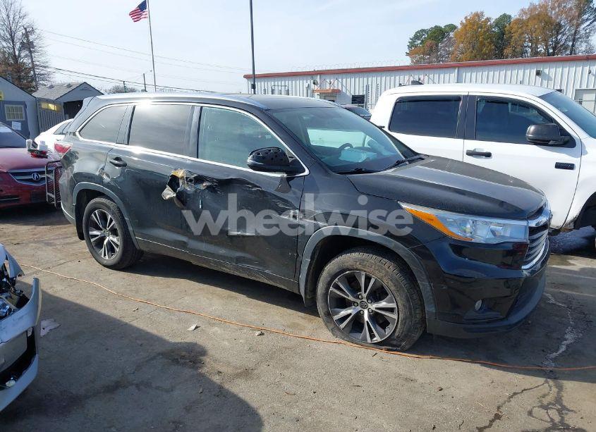 Photo 13 of 2016 Toyota Highlander XLE V6 (VIN 5TDJKRFH0GS283670)