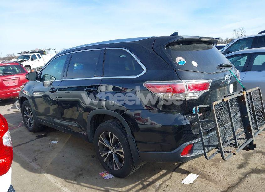 Photo 14 of 2016 Toyota Highlander XLE V6 (VIN 5TDJKRFH0GS283670)