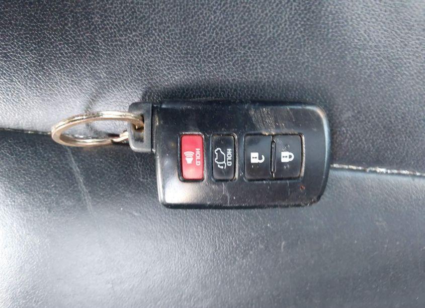 Photo 11 of 2016 Toyota Highlander XLE V6 (VIN 5TDJKRFH0GS310799)