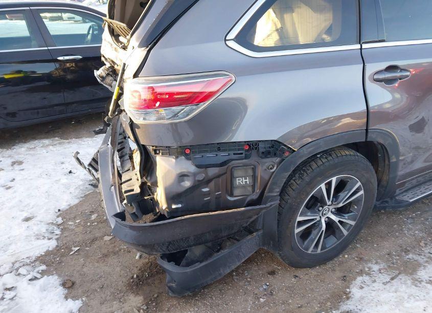 Photo 19 of 2016 Toyota Highlander XLE V6 (VIN 5TDJKRFH0GS310799)