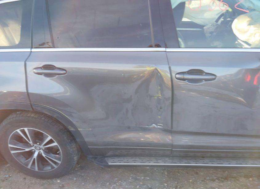 Photo 20 of 2016 Toyota Highlander XLE V6 (VIN 5TDJKRFH0GS310799)